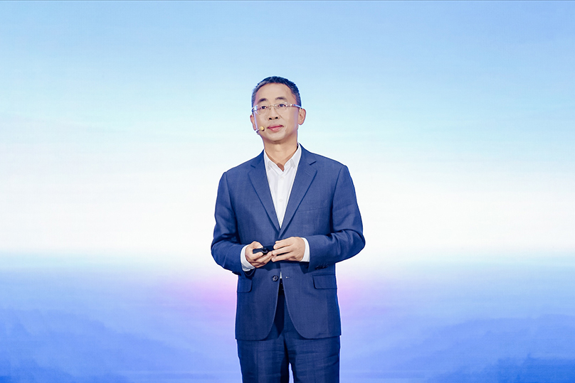 华为董事、华为数字能源总裁侯金龙发表主题演讲