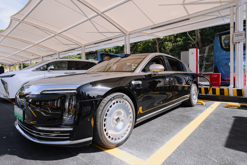 新能源汽车充电