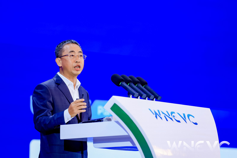 华为董事、华为数字能源总裁侯金龙在WNEVC2025上发表主题演讲