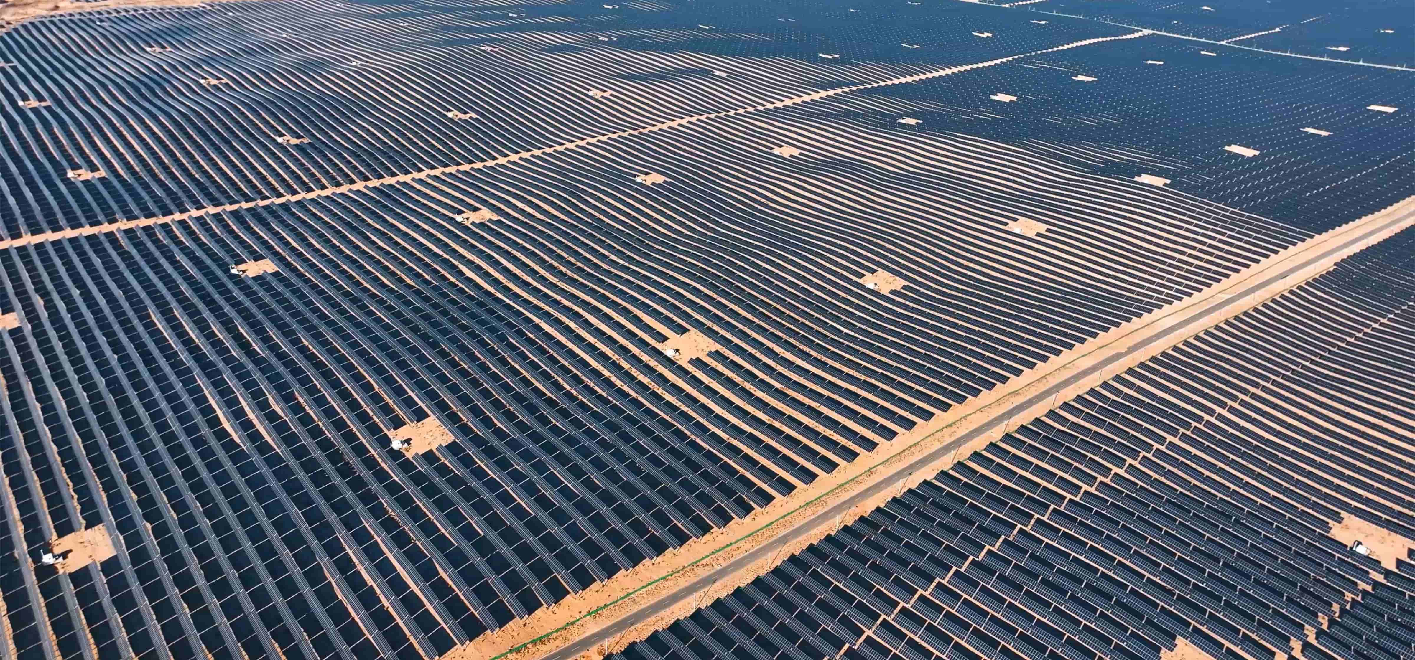 Kubuqi Desert PV Plant: Reliable products endure extreme conditions, forming a milestone in developing "PV Great Wall"