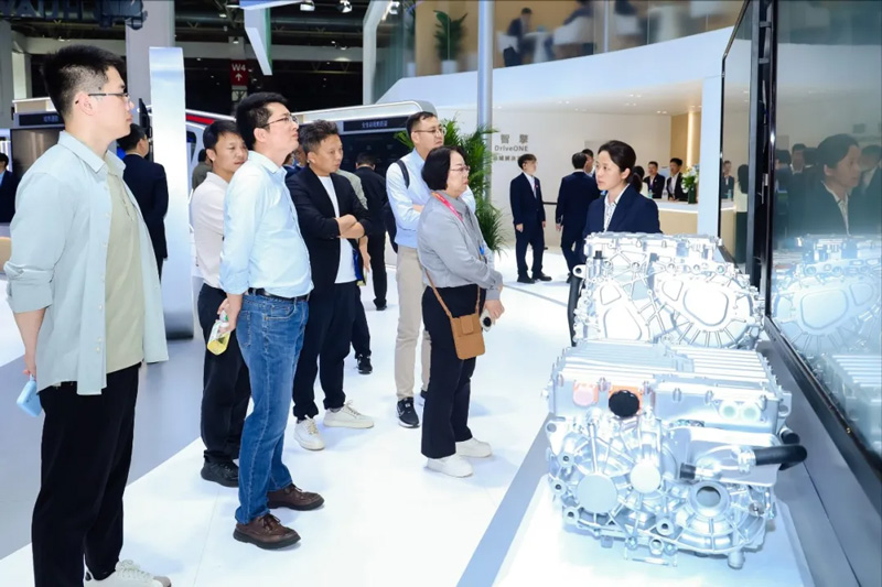 华为数字能源展台 华为智擎产品区