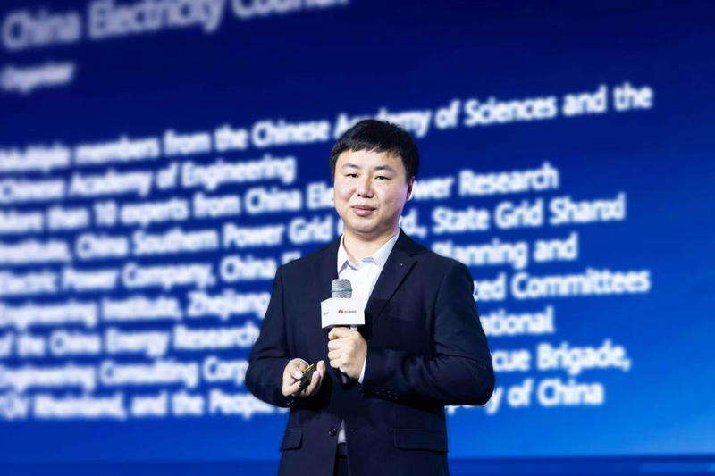 华为数字能源电站构网型储能产品总监朱军