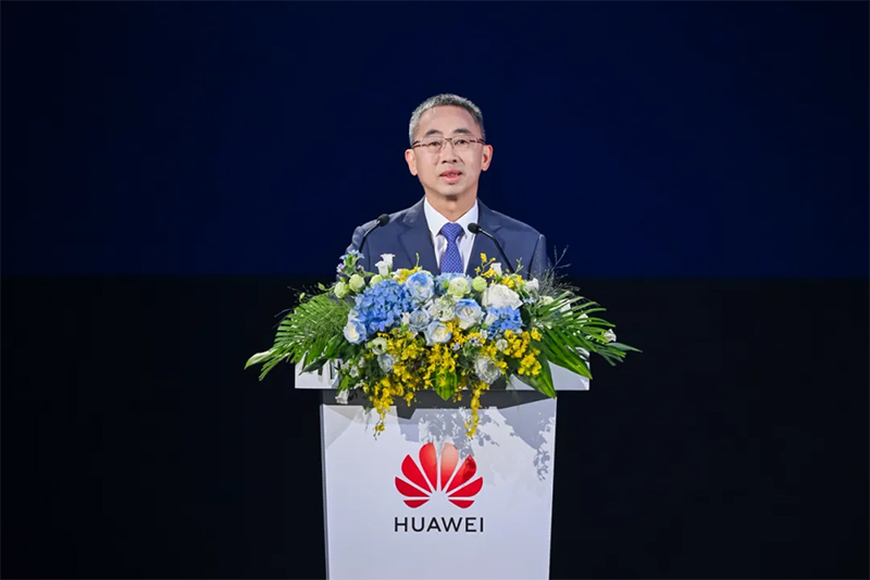 华为董事、华为数字能源总裁侯金龙