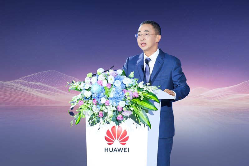 Hou Jinlong, Director of the Board of Huawei and President of Huawei Digital Power