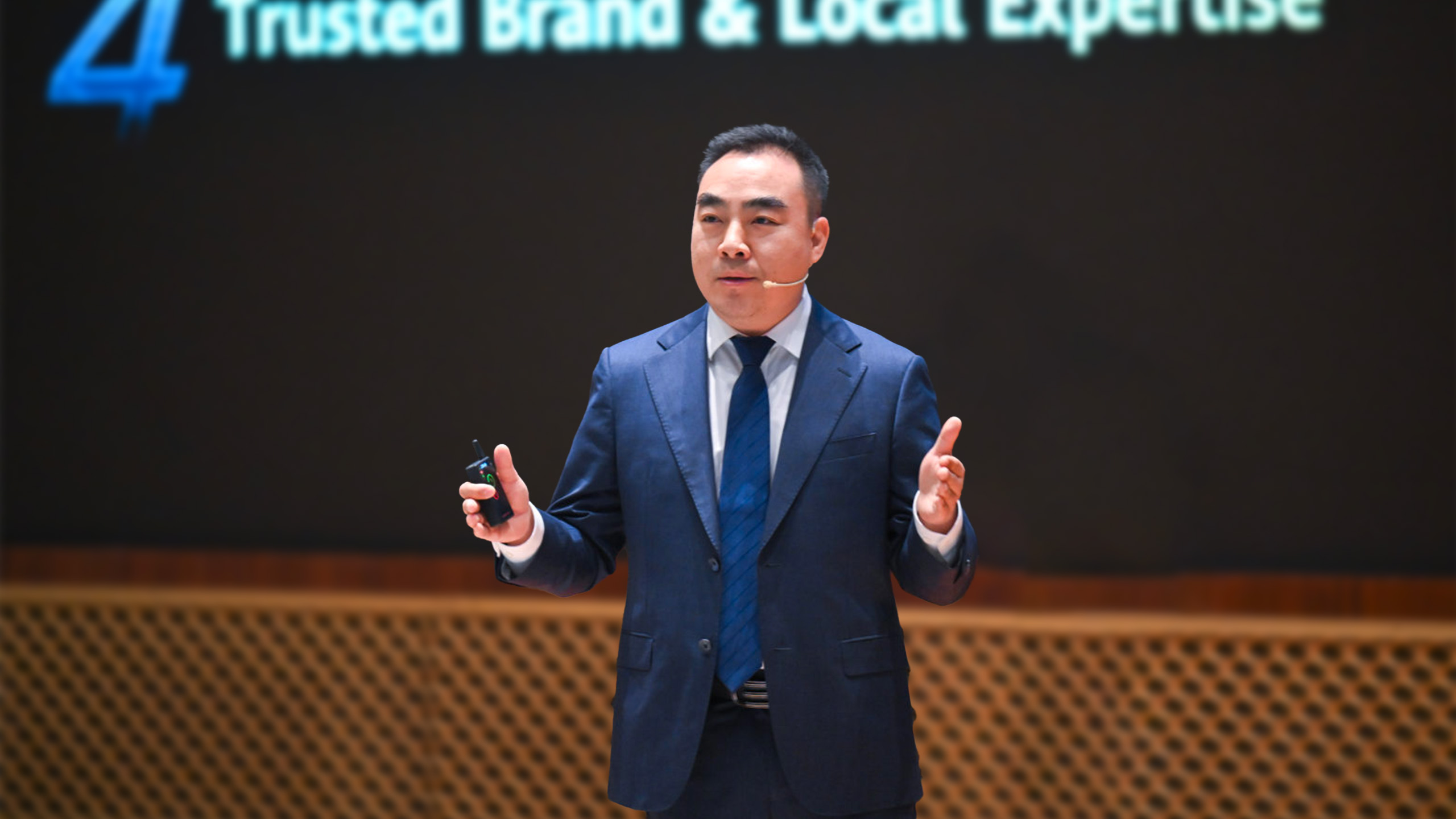 华为曾玉峰：以服务与设备为“双生体”，持续驱动商业成功