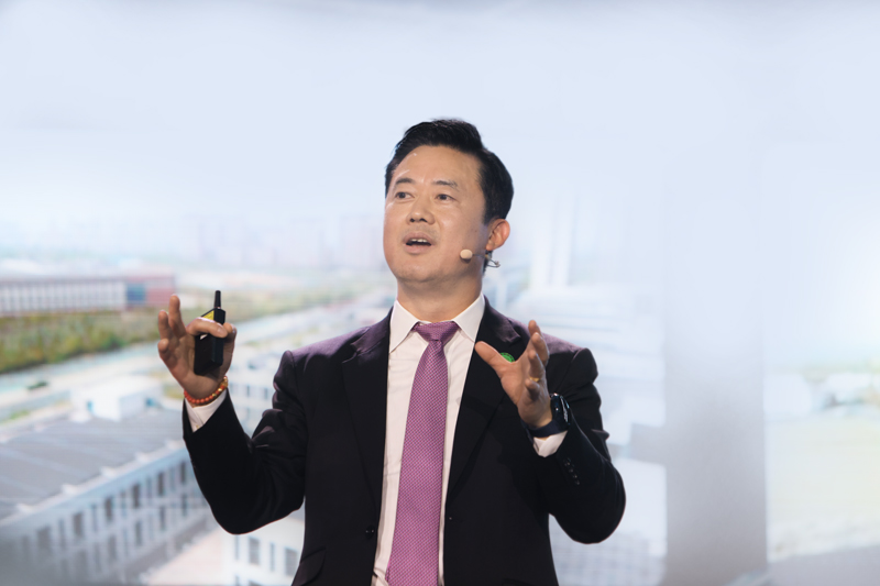 华为公司高级副总裁、数字能源全球营销服体系总裁杨友桂