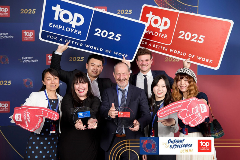 Huawei received the Top Employer Europe Award during the Top Employers Institute celebration dinner event