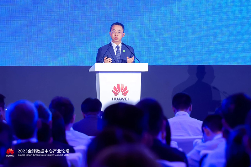 Hou Jinlong, President of Huawei Digital Power Technologies Co., Ltd.,