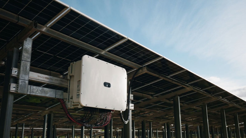 https://www-file.huawei.com/-/media/corp2020/media-center/image/our-value2/huawei-inverter.jpg?la=en