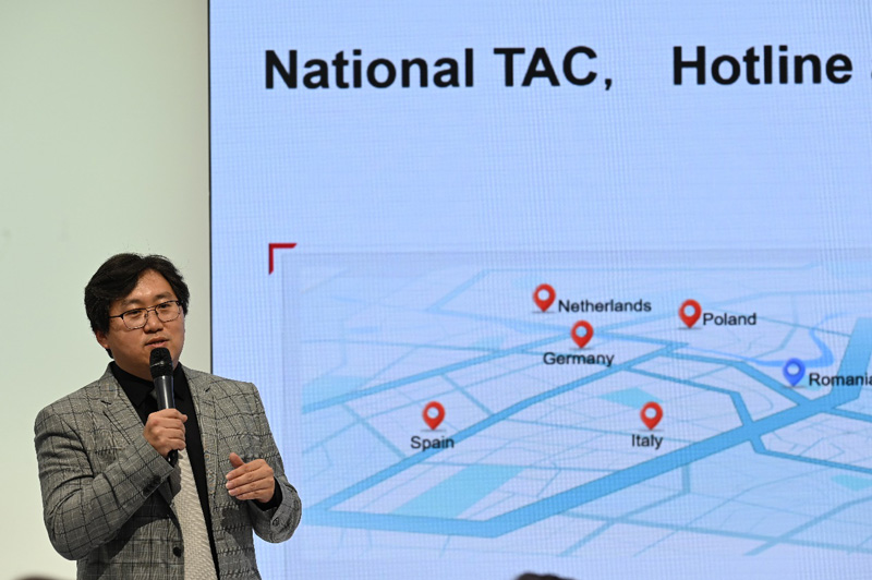 Ma Ming, Director of Huawei European Digital Power Technical Service & Operation Dept, delivered a speech at the event
