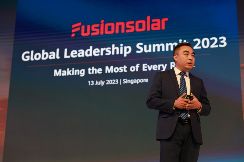 Yufeng Zeng , Vice President of Huawei Digital Power Global Marketing and Sales Service Dept, delivered a speech at the event