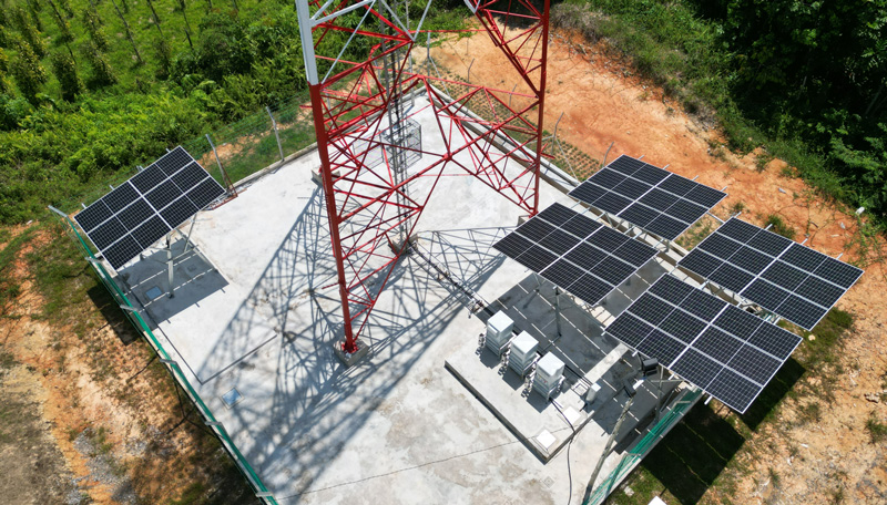 100% PV-powered Rural Sites Bridge the Digital Divide in Malaysia